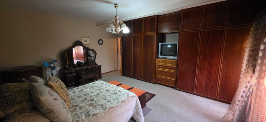 6 Bedroom Property for Sale in Wilkeville North West